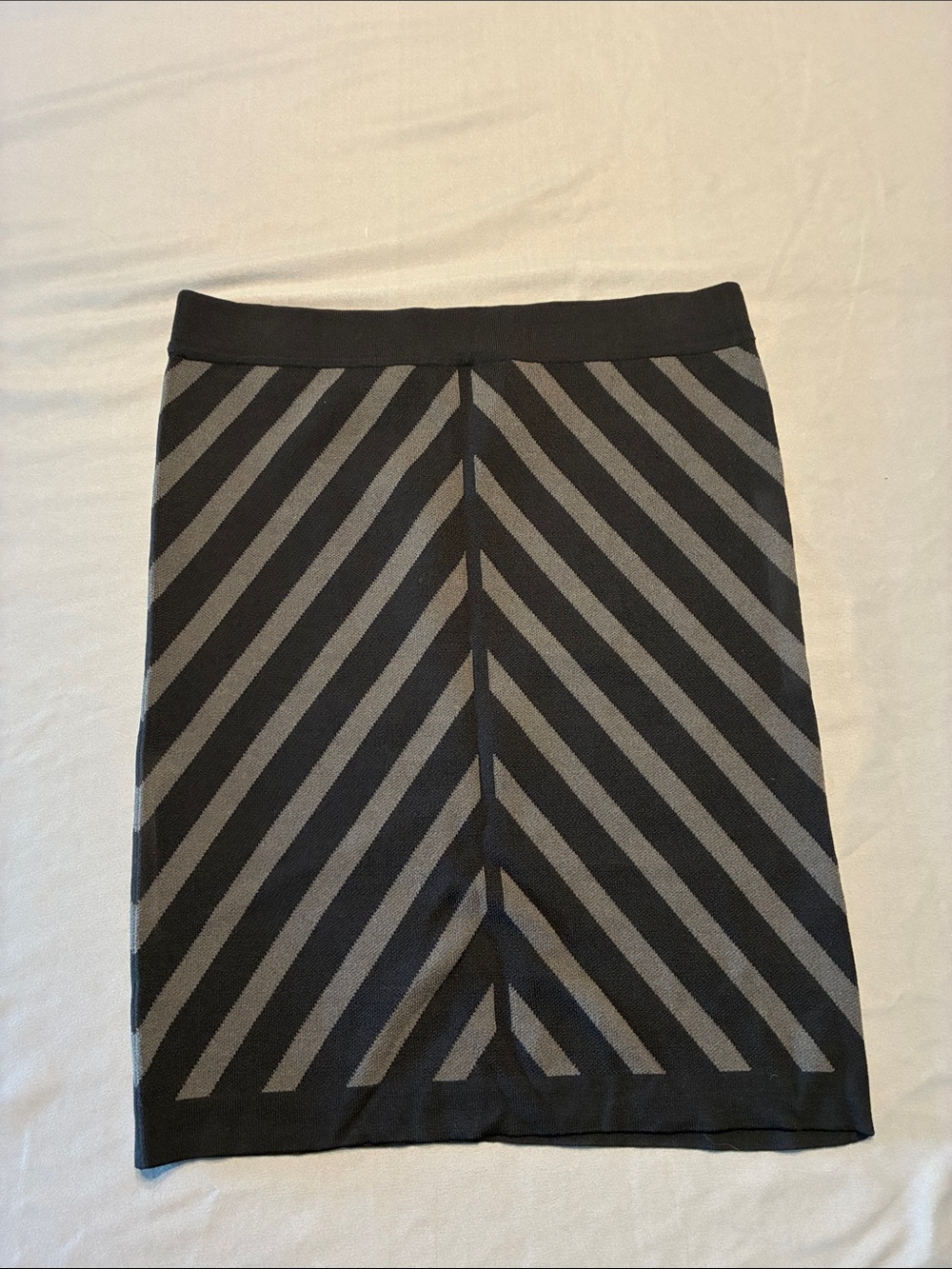Philosophy Diagonal Chevron Pencil Skirt in Black and Gray